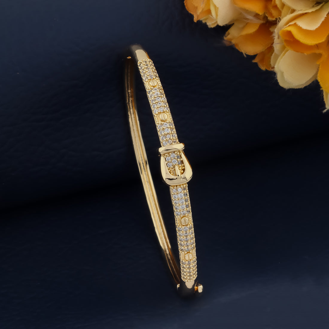 Royal Spark Buckle Bracelet